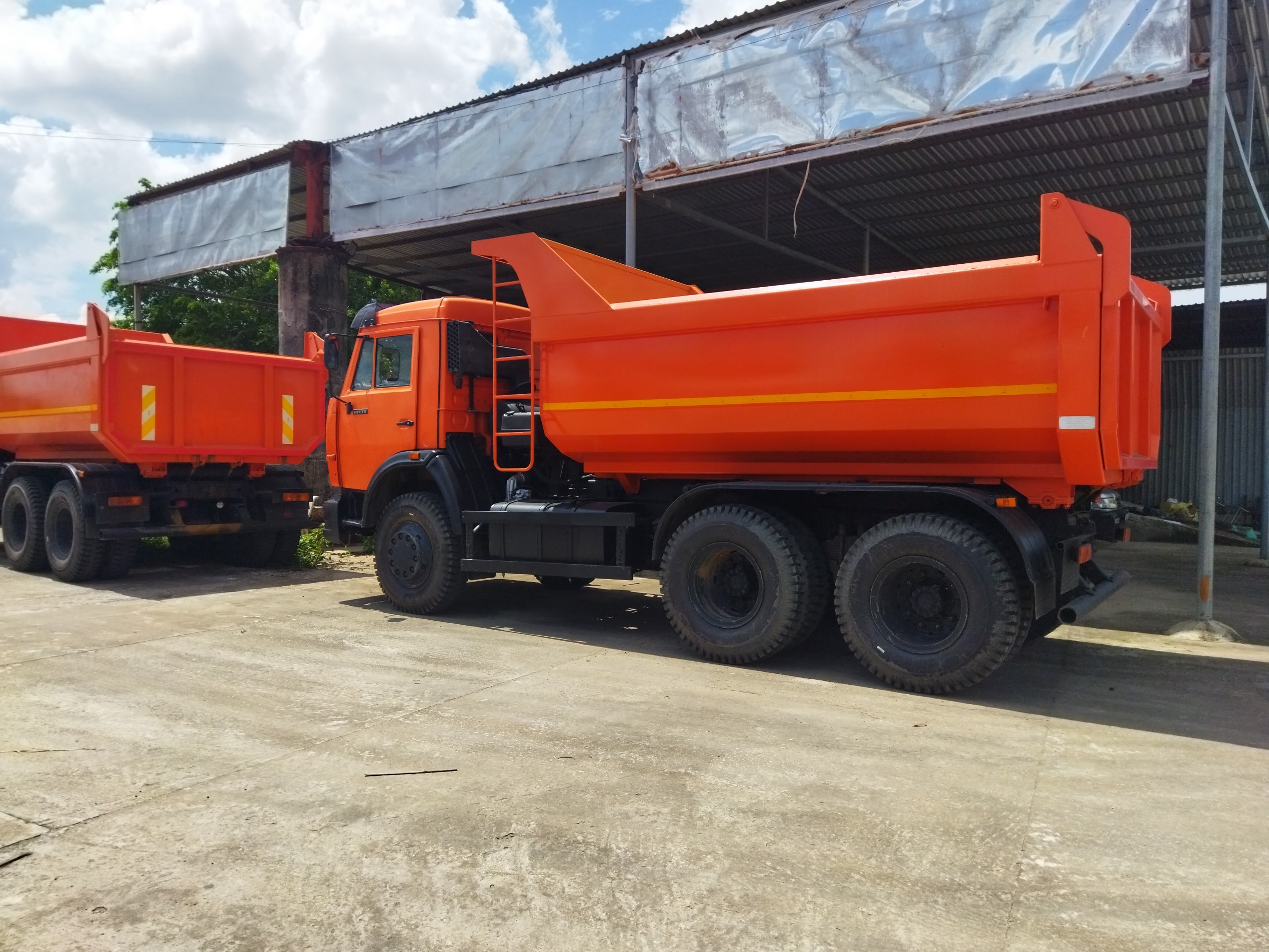 XE BEN KAMAZ 65115 3 CHÂN (6X4) THÙNG ĐÚC OVAL 10 KHỐI| XE BEN KAMAZ 14 TẤN | EURO 3| XE BEN 14 TẤN| XE BEN NHẬP KHẨU